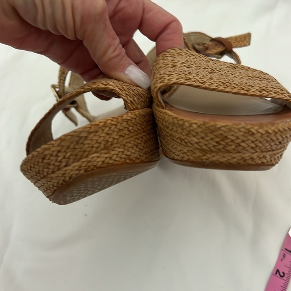 Stuart Weitzman woven leather 7M - Picture 7 of 12